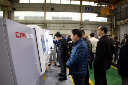 정신적  도매 업체가 공급한 공구 기계 선반을 돌리는 서보 모터 CAK80285 중국 CNC 선반 기계 가격 CNC (컴퓨터에 의한 수치제어)