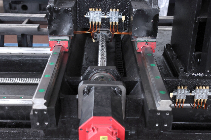 4 축 3 축 수직 가공 센터 SV960L 테이블 크기 1100 * 550mm 수직 밀링 센터 5