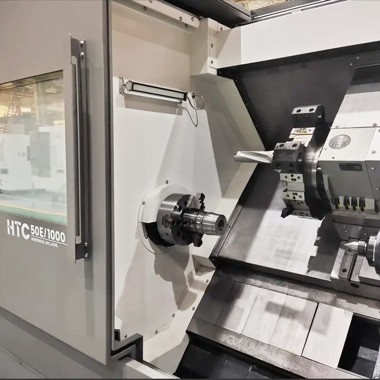 슬랜트 베드 CNC 금속 턴링 센터 HTC63n Fanuc 중량 수평 CNC 턴 머신