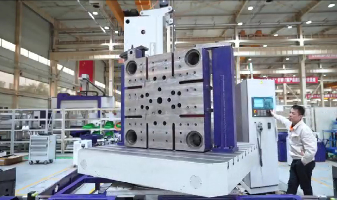 SMTCL PBC130s CNC 중량 프레싱 기계 두 선형 가이드레일 그리고 한 하드 가이드레일 수평 프레싱 보어