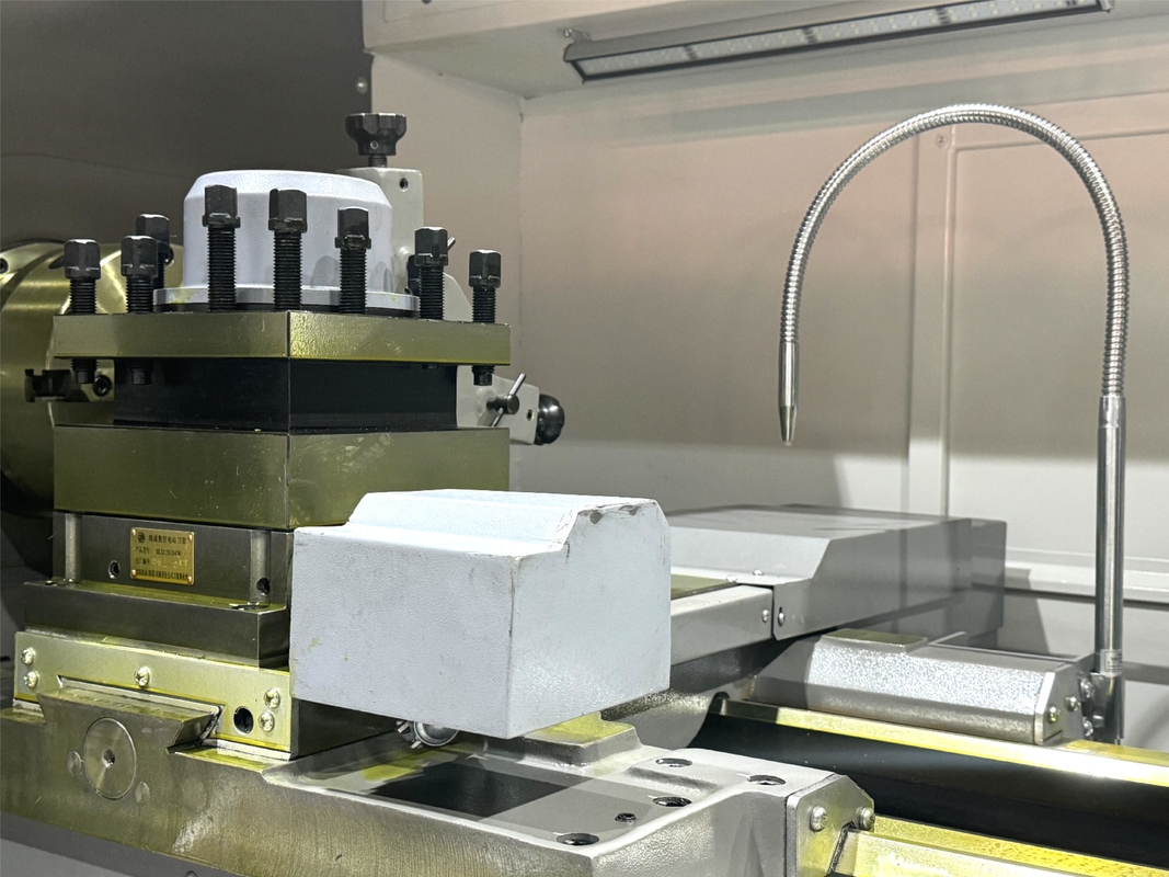 SMTCL 대형 CNC 턴 CAK63200 스핀들 구멍 104mm 중량 금속 수평 평면 CNC 턴
