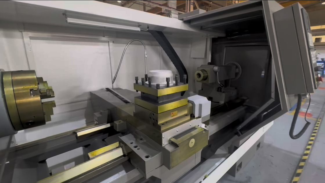 SMTCL 대형 CNC 턴 CAK63200 스핀들 구멍 104mm 중량 금속 수평 평면 CNC 턴