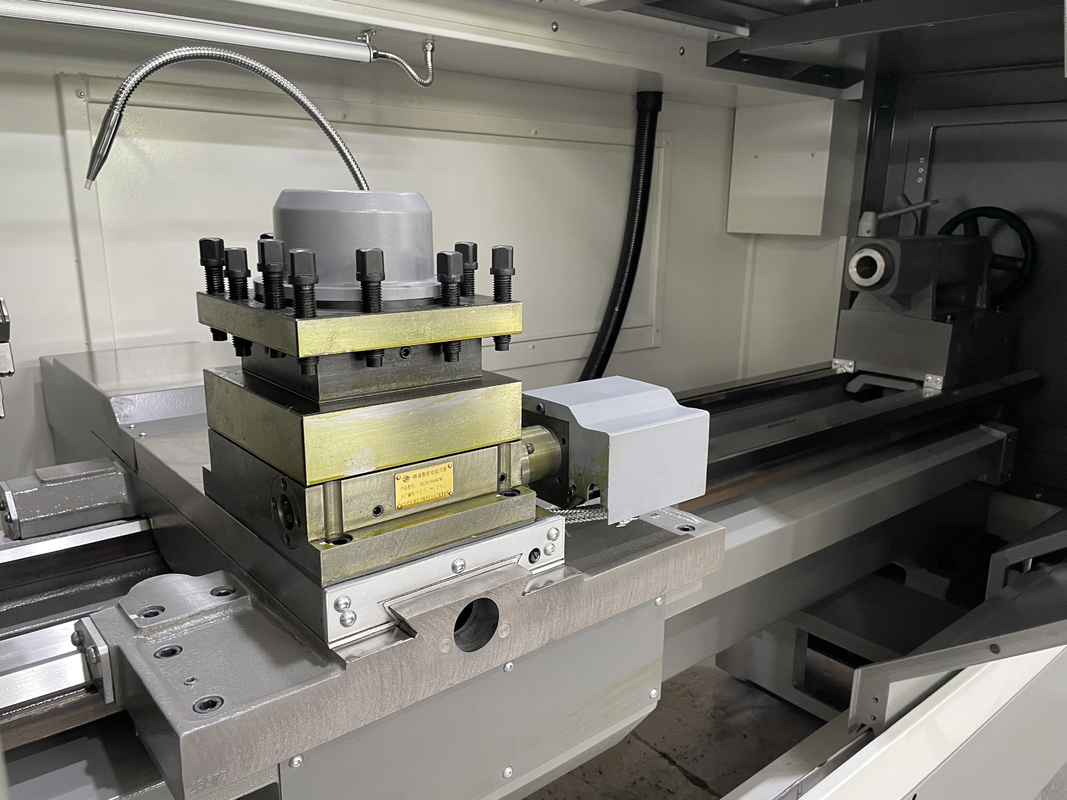 SMTCL 대형 CNC 턴 CAK63200 스핀들 구멍 104mm 중량 금속 수평 평면 CNC 턴
