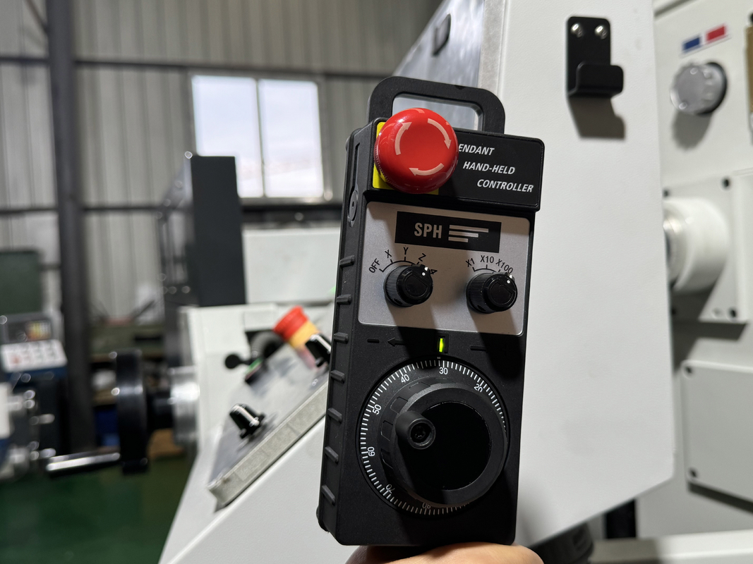 4 축 수직 CNC 프레싱 머신 XKH8140A 작은 폼 처리 CNC 수동 보편 도구 프레싱 머신