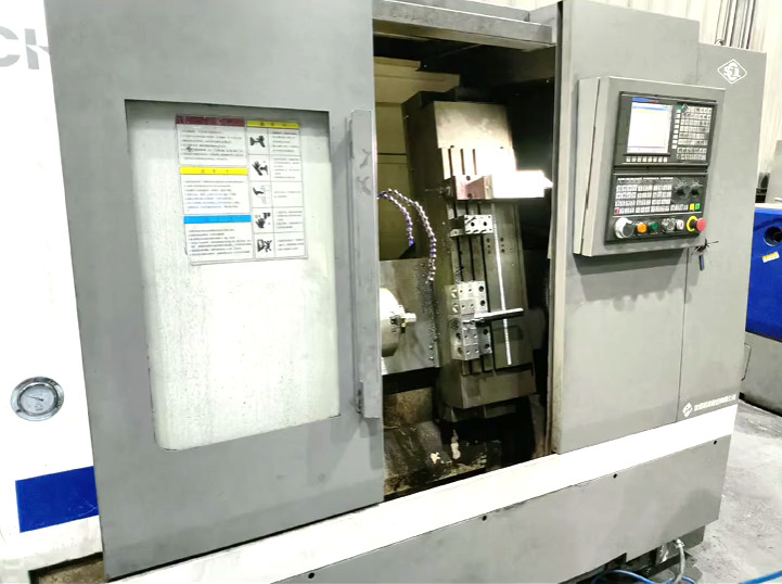 갱 도구 슬랜트 베드 CNC 턴 머신 CHK46 자동 갱 타입 턴 머신 바 피더