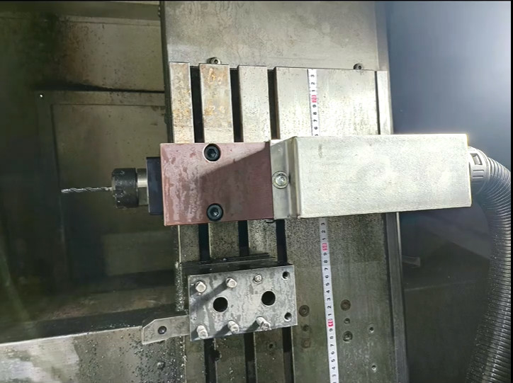 갱 도구 슬랜트 베드 CNC 턴 머신 CHK46 자동 갱 타입 턴 머신 바 피더