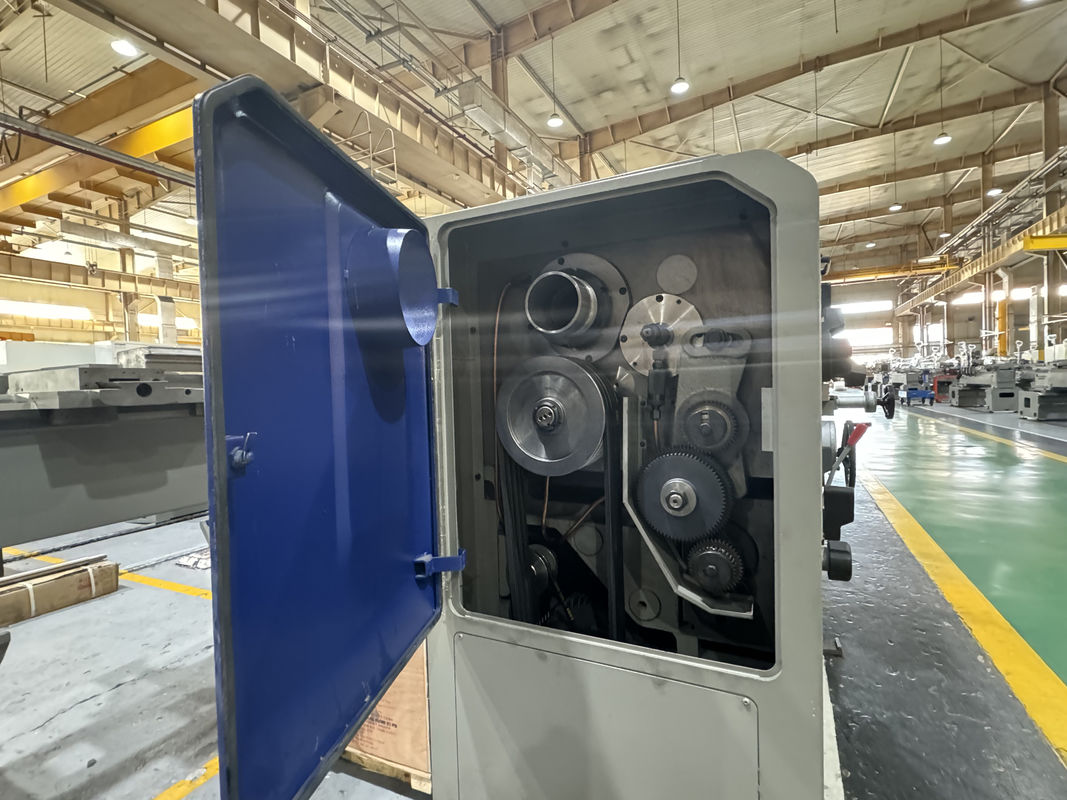 유니버설 톱니 CW6180B 고직성 600mm 침대 너비 중량 엔진 톱니 턴 머신