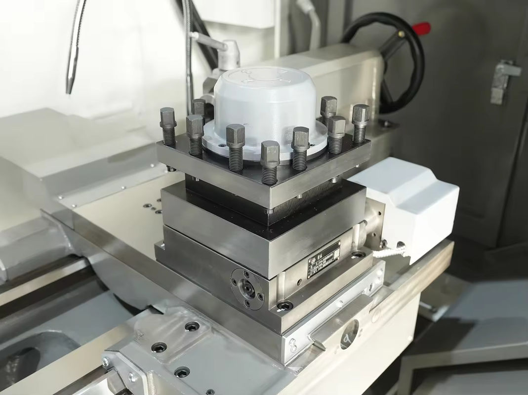 CNC 턴트 CAK63285 평면 침대 CNC 턴트 머신 4 스테이션 세르보 모터와 함께 탑