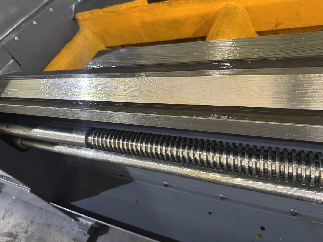 1-15m Heavy Lathe CW61125 Guide Rall Width Of 970mm Horizontal Manual Lathe