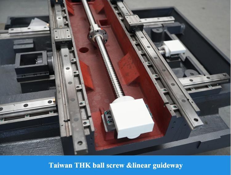 SMTCL FANUC 10000rpm Y축 이동 거리 550mm VMC850Q 4축 터릿 장착 수직 머시닝 센터