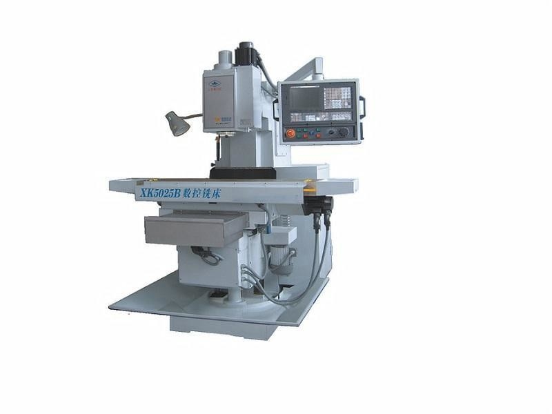 고정확도 CNC 니 타입 밀링 머신 Xk5025b Xk5030b